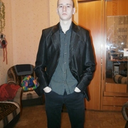 Илья, 31, Калачинск