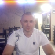 Александр, 38, Михайловка