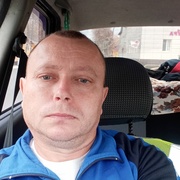 Дмитрий, 46, Суворов