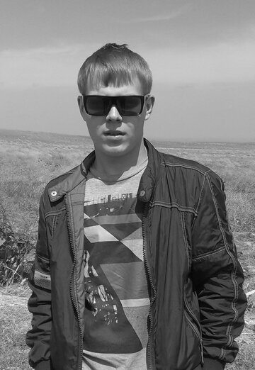 Моя фотография - Димитрий, 34 из Белогорск (@dimitriy2303)