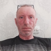 Виталий, 51, Карпинск