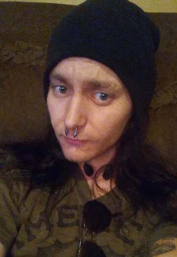 Hayden (@gorecelain) — my photo № 1