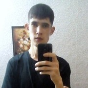 Илья, 26, Цивильск