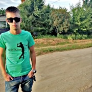Максим, 24, Михайловка