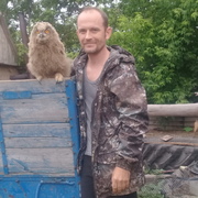 Александр, 43, Калининск
