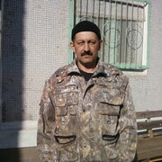 женя, 49, Артем