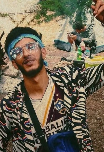 H k (@hk131) — my photo № 1