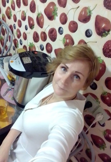 Моя фотография - Анна Хойнова, 41 из Оленегорск (@annahoynova)