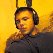 Толик, 19, Новоаннинский