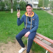 Константин Дмитриев, 37, Сланцы