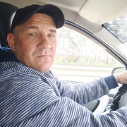 Денис, 40, Калининск
