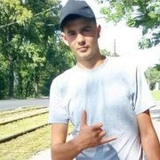 Илья, 25, Большой Камень