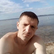 Sergey, 37, Артем