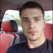 Олег, 35, Псков