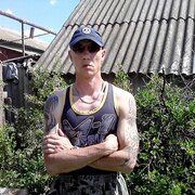 Виктор, 44, Калининск