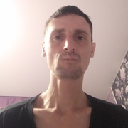 Саша, 36, Уяр