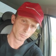 Анатолий, 26, Светлый (Оренбургская обл.)