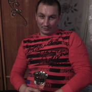 Олег, 46, Луза