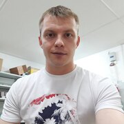 Артём, 27, Александровск