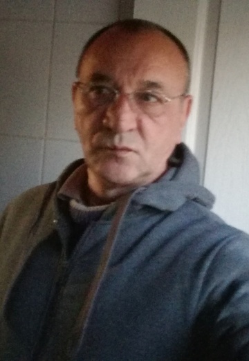 Ma photo - Istvan Lakatos, 68 de Budapest (@happy2004bt)