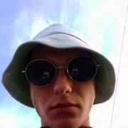 Илья, 20, Орел