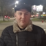 Александр Басов, 44, Батецкий