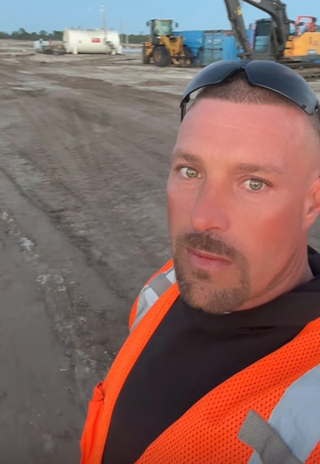 Alex (@alex139452) — my photo № 2