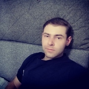 Олег, 28, Черниговка