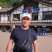 Влад, 45, Котово