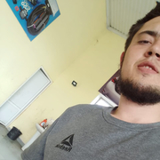 артем, 25, Кизляр