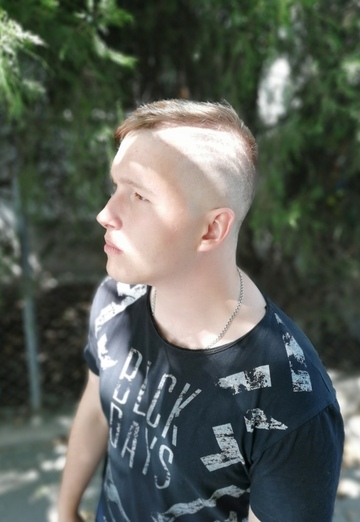 Моя фотография - Артём, 23 из Севастополь (@jdkdnvdfshgduihg)